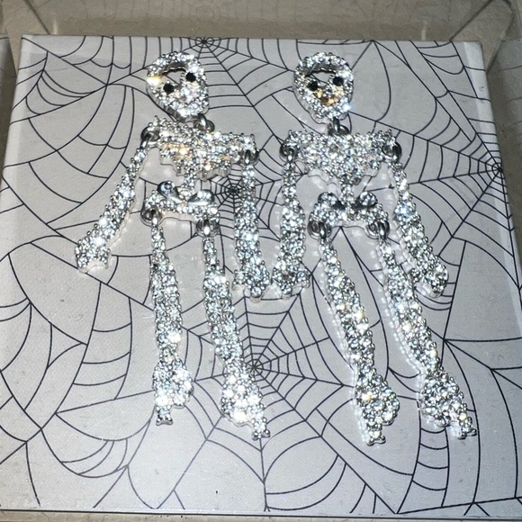 Skull Design Pendant Jewelry - Picture 7 of 8